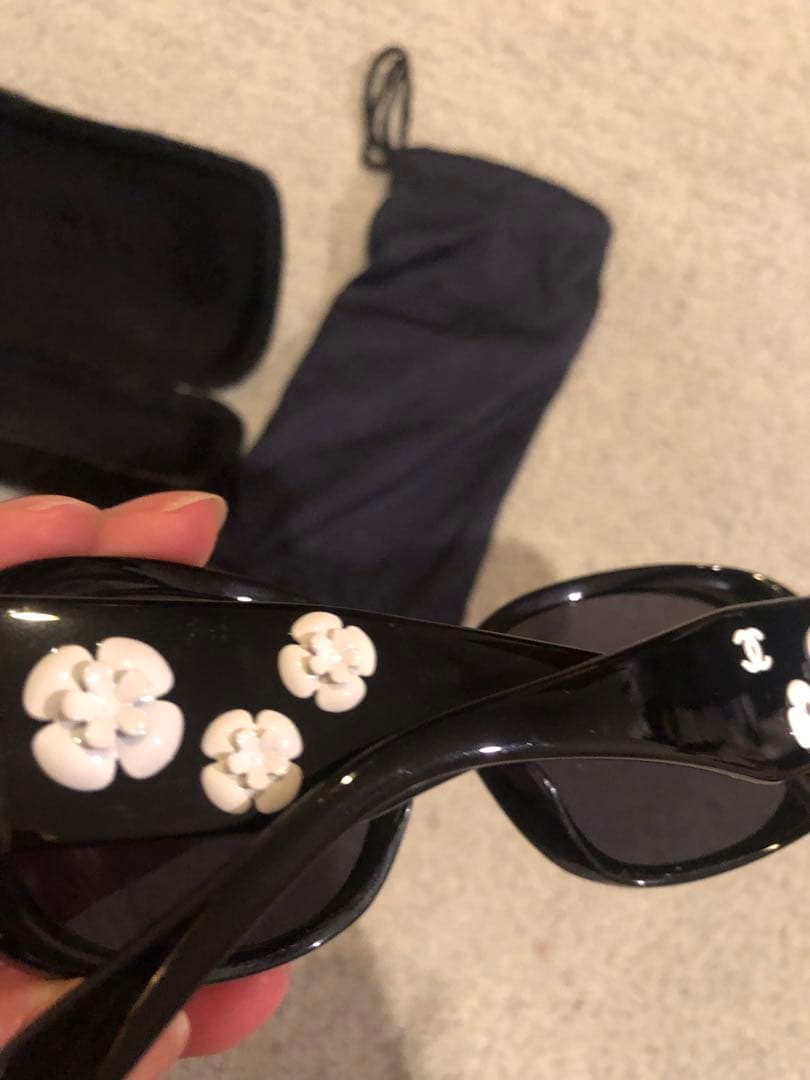 気まぐれセール　CHANEL ブラック サングラス フラワーモチーフ