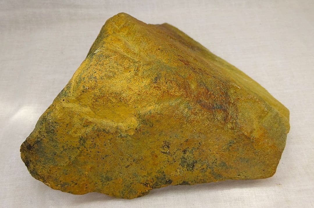 超レア!!高線量!!増富温泉ラジウム黒鉱石（146)お風呂用