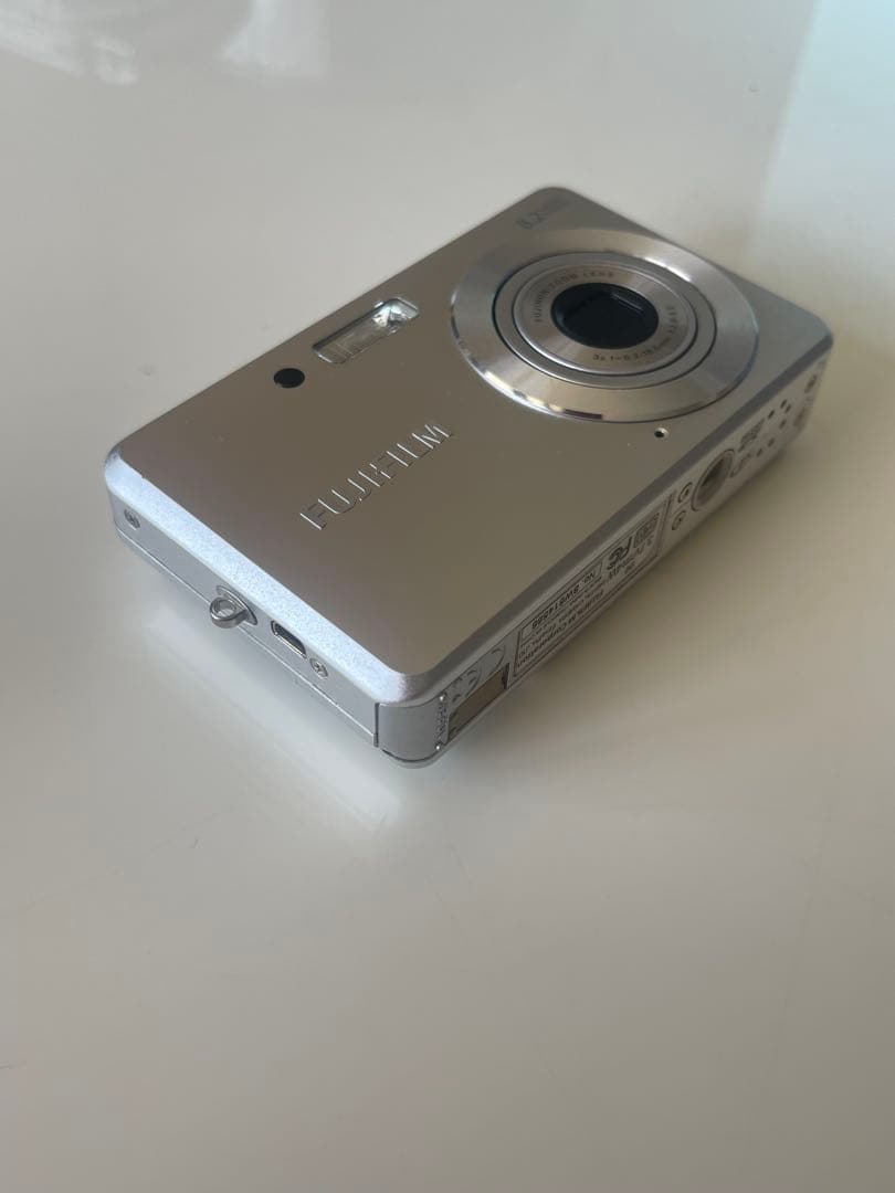 デジタルカメラ FUJIFILM finepix J10