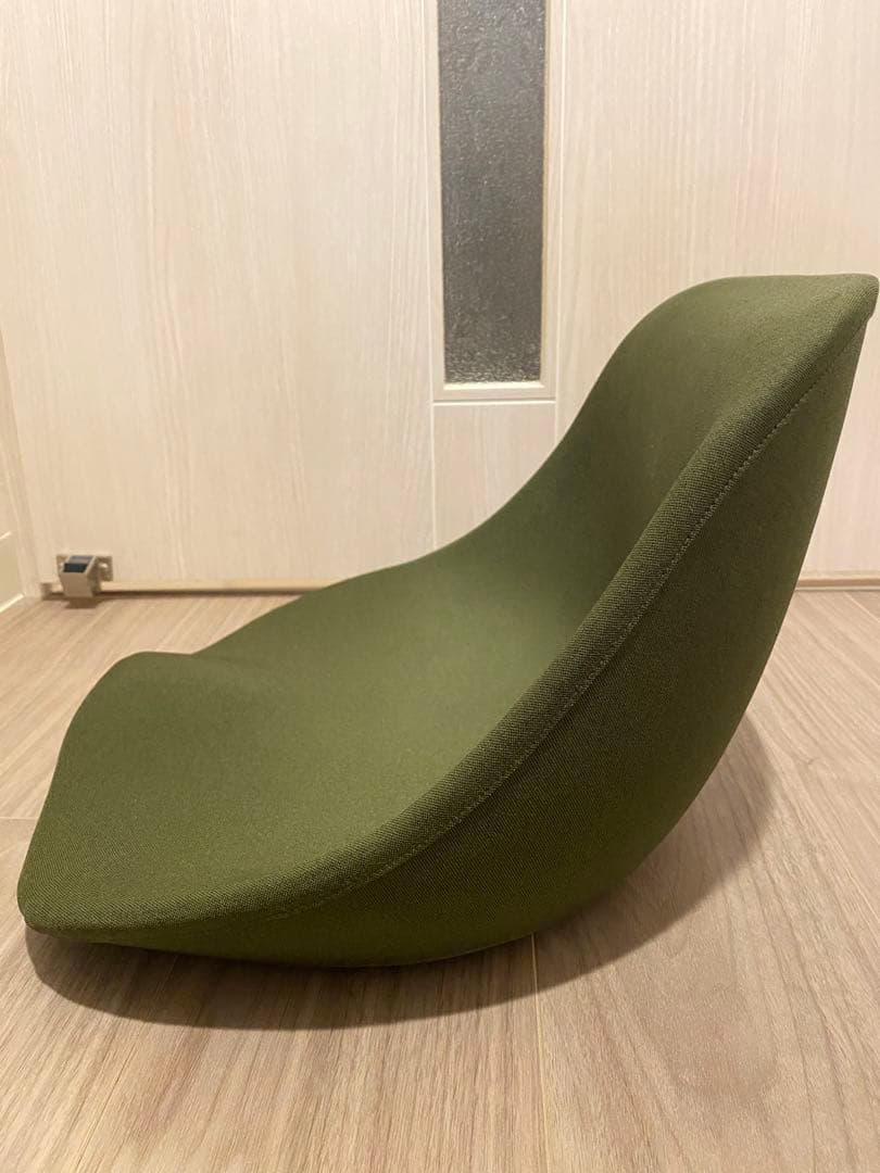 座椅子 & MEDICAL KURA SEAT HB OLIVE