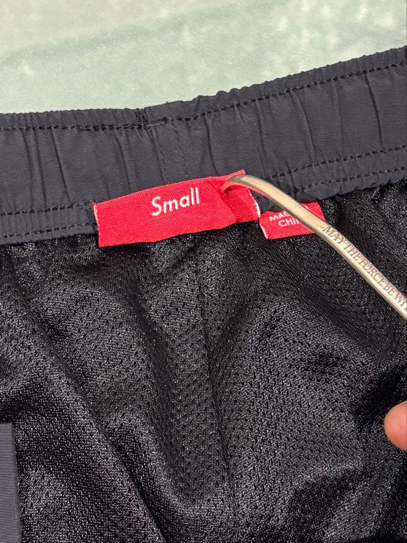 最終価格SUPREME ナイロンジャケット ブラック/グリーン