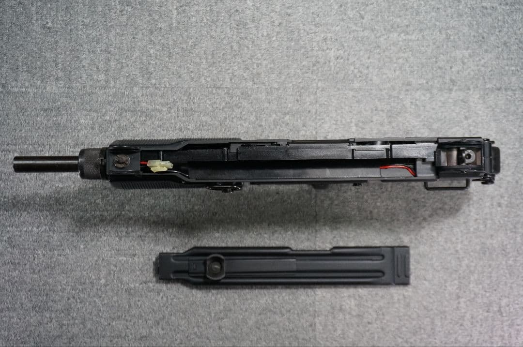 東京マルイ UZI オーバーホール済 初速78m/s 電動ガン 18歳以上