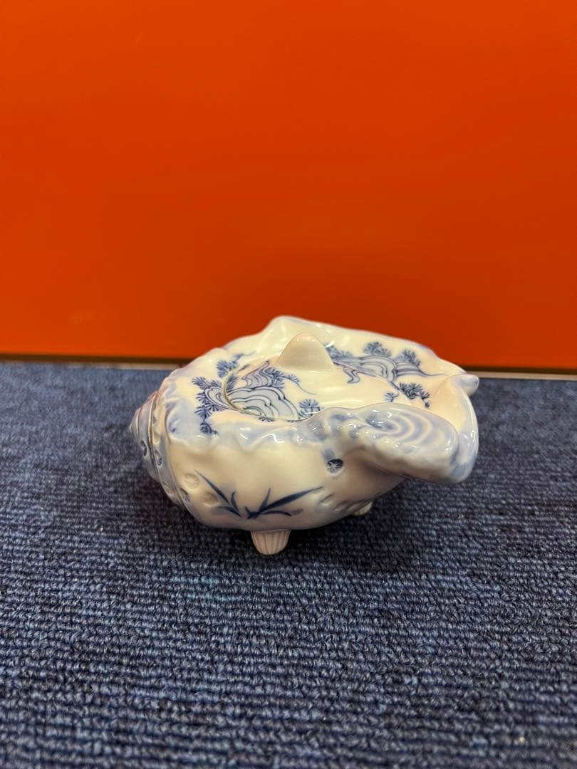 1215  希少　古伊万里(藍柿右衛門様式)染付唐子貝形蓋物　未使用