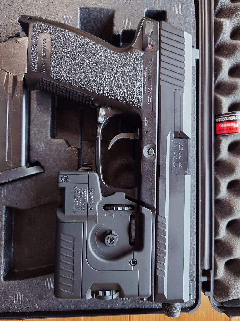 東京マルイ　ソーコムガスガン固定式　ケース付き箱付き