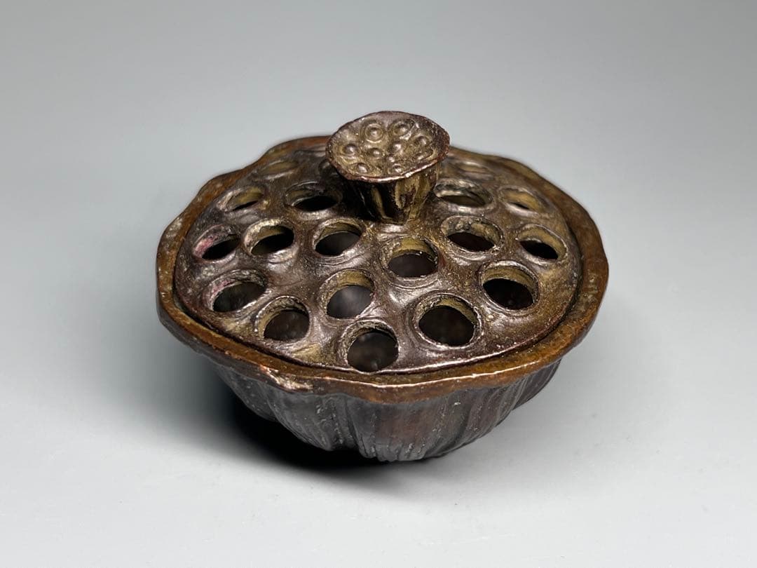 中国古美術　香道具　古銅　蓮華形　細工　小型　香炉　在銘　仏具　古玩　置物　唐物