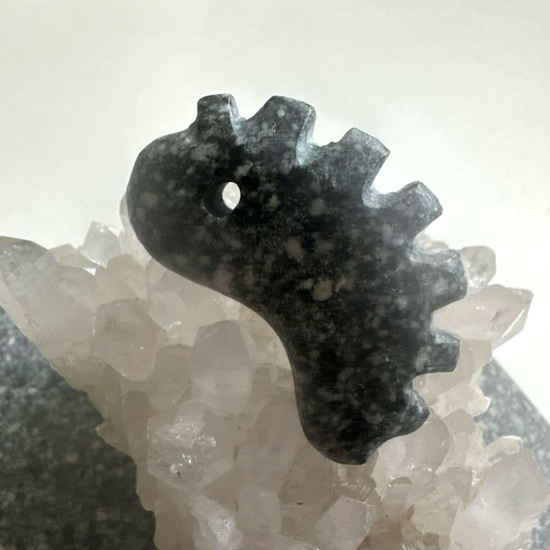 【遠野霊石】高波動霊石　龍神石　感謝の石　一ノ型　獣型勾玉　奇跡石