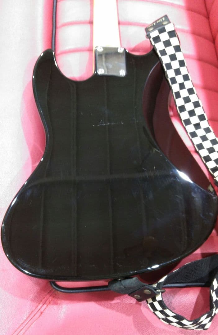 バッカス　Bacchus　ユニバースシリーズ　ベースギター　ケース・おまけ付き