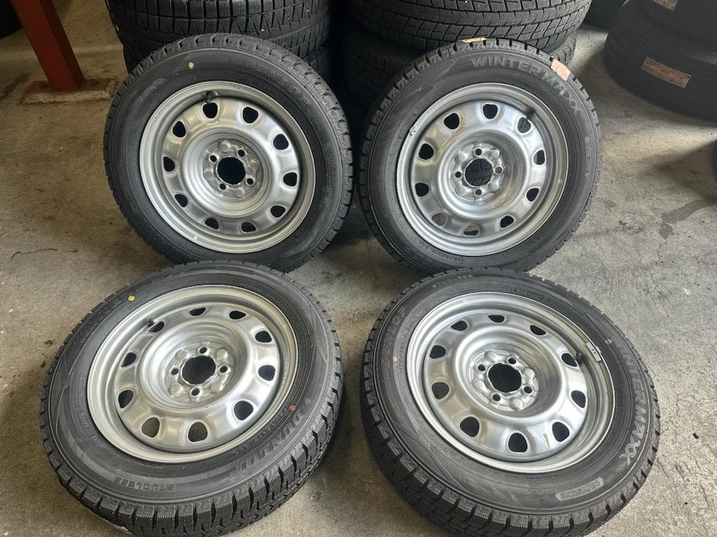 そう 様トヨタ純正アクア　ヴィッツ　フィールダー　175/65R15