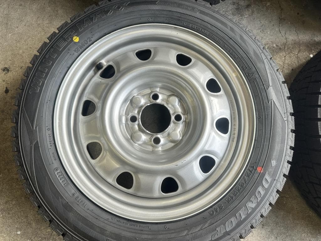 そう 様トヨタ純正アクア　ヴィッツ　フィールダー　175/65R15