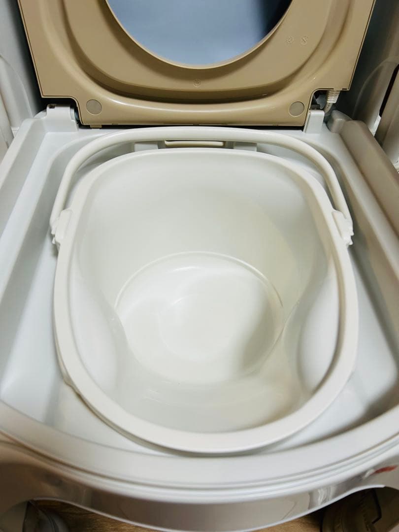 安寿　ポータブルトイレ 暖房便座　快適脱臭　アームレスト付き　アロン化成