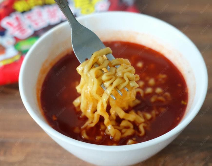 激辛 ブルダック 炒め湯麺 プルタク サムヤン 三養 SAMYANG　2袋