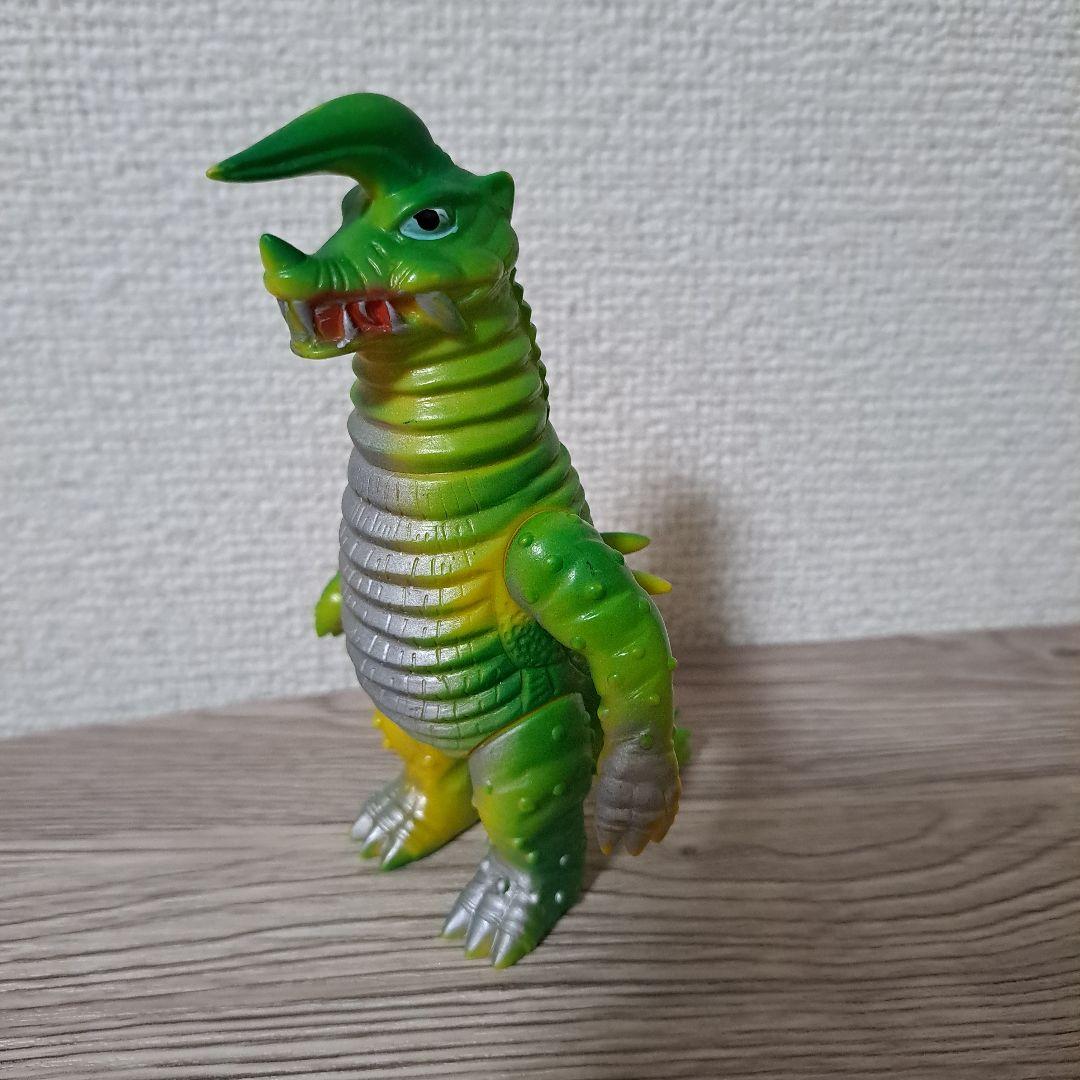 ソフビ　ブラックキング　ブルマァク　ミドルサイズ　帰ってきたウルトラマン