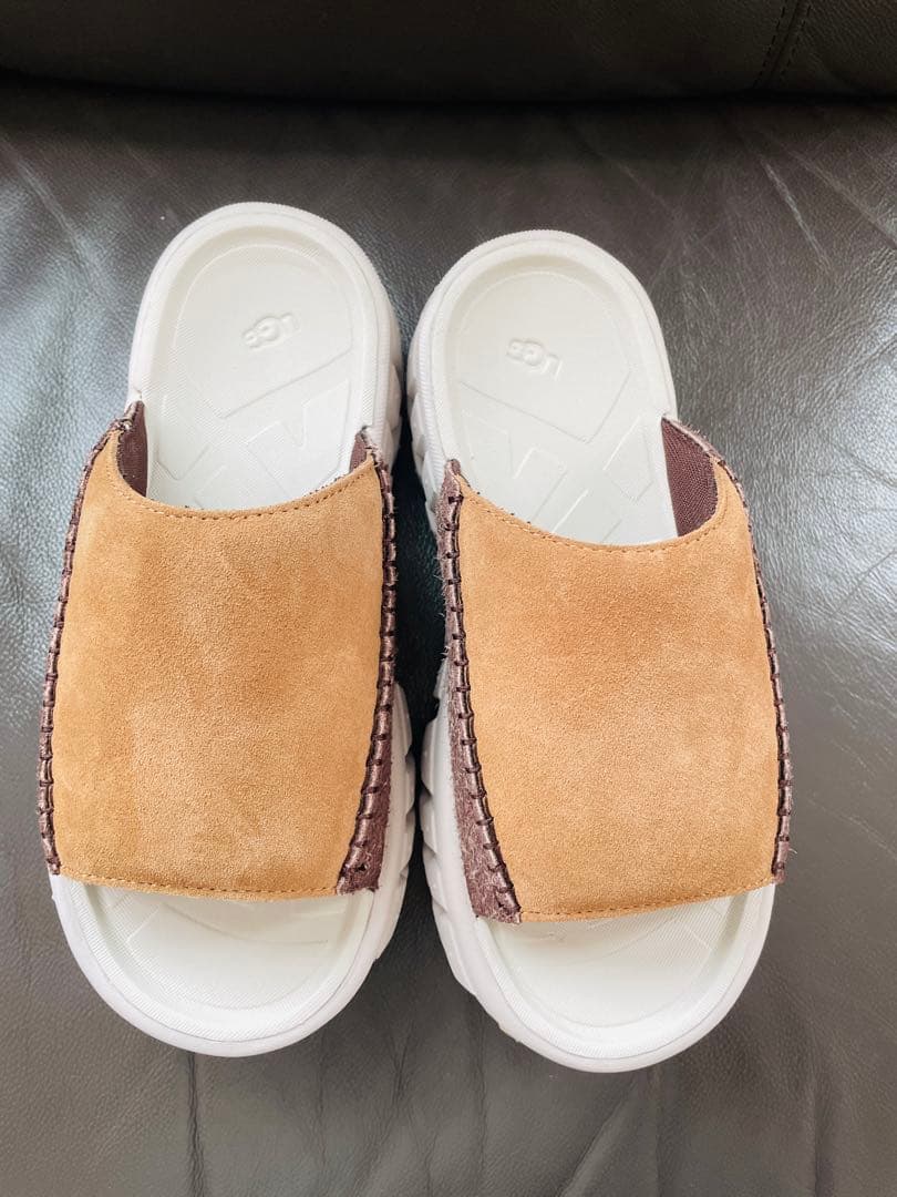 UGG ブラウン スライドサンダル厚底24cm 新品