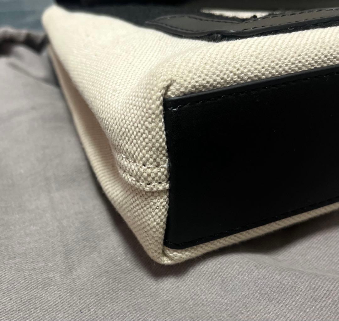 バレンシアガ　キャンバスバッグ XS ホワイト　ポーチ・ミラ−・保存袋付き