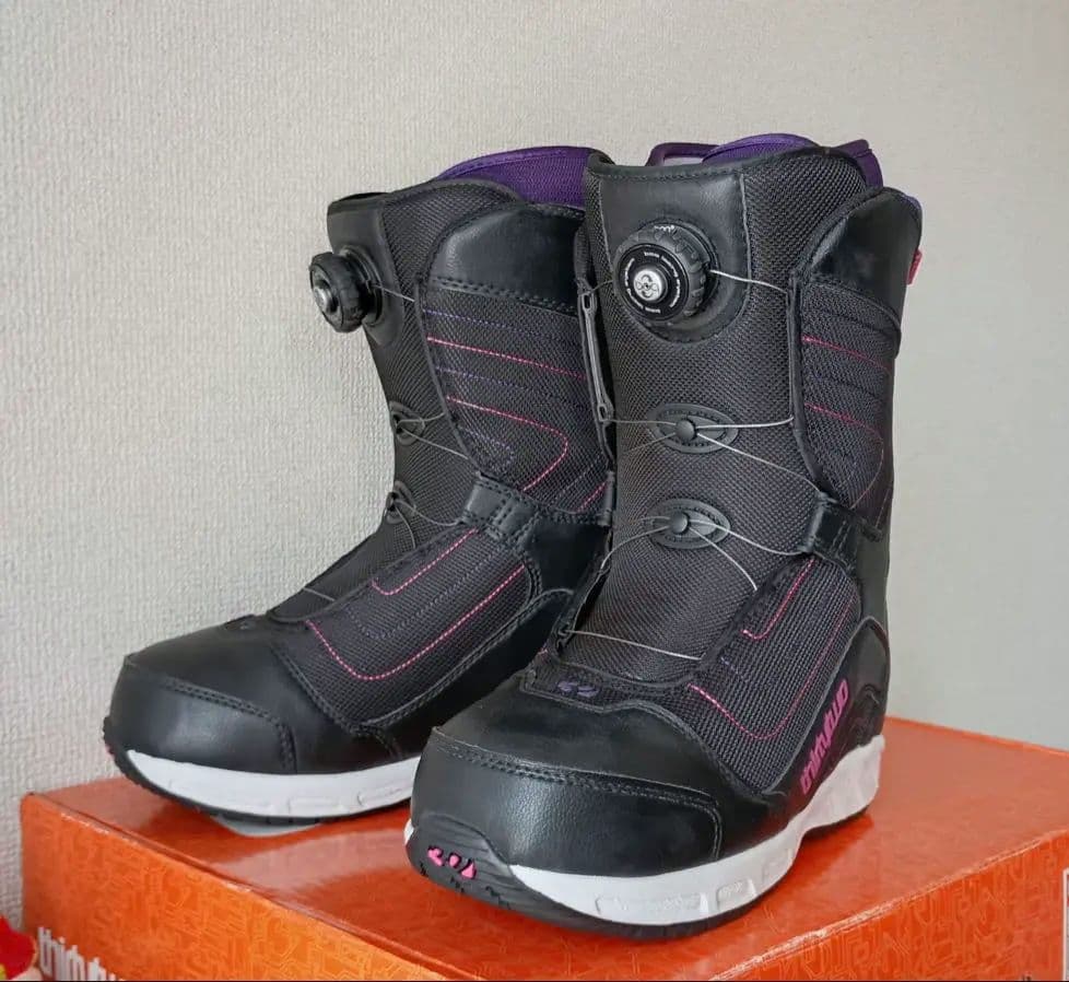 【THIRTYTWO】24〜24.5cm レディース　スノーボードブーツ
