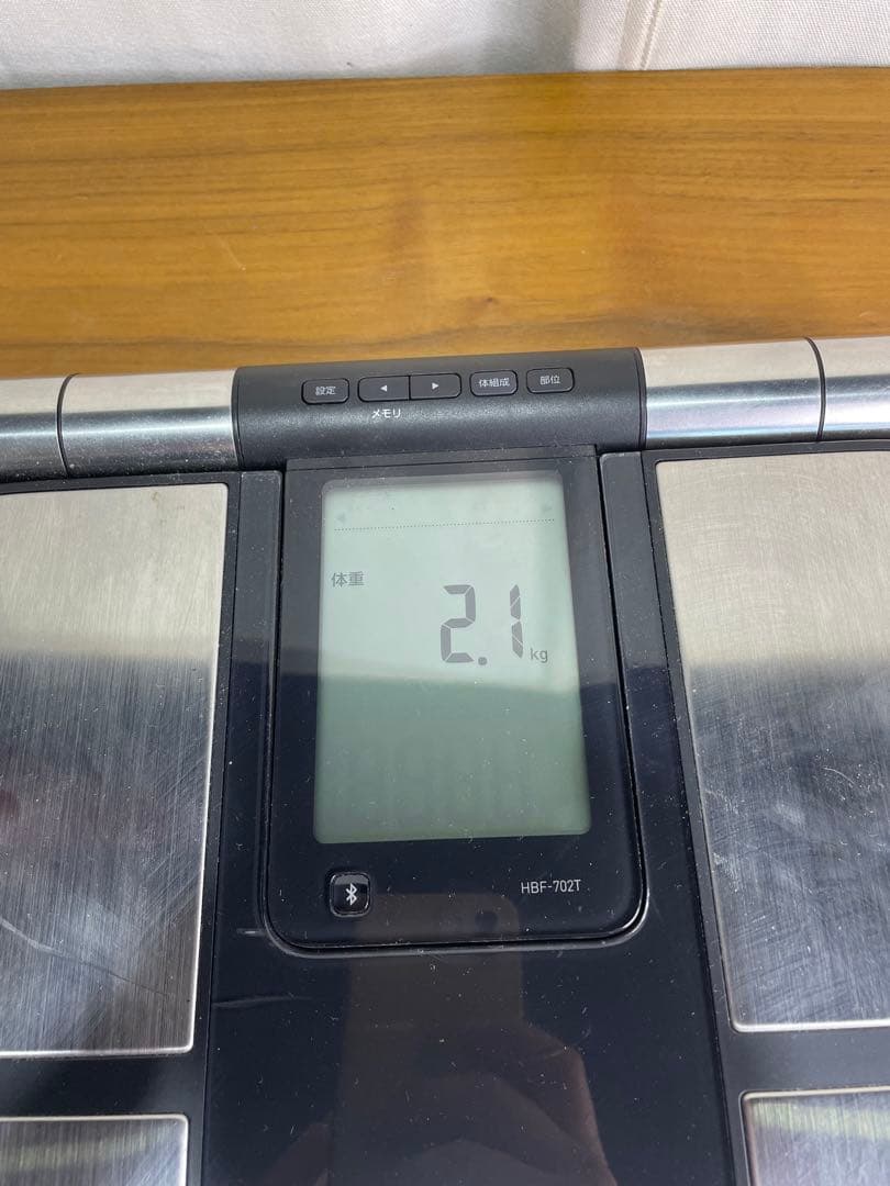 【kk】OMRON 体重計 HBF-702T 最大135kg