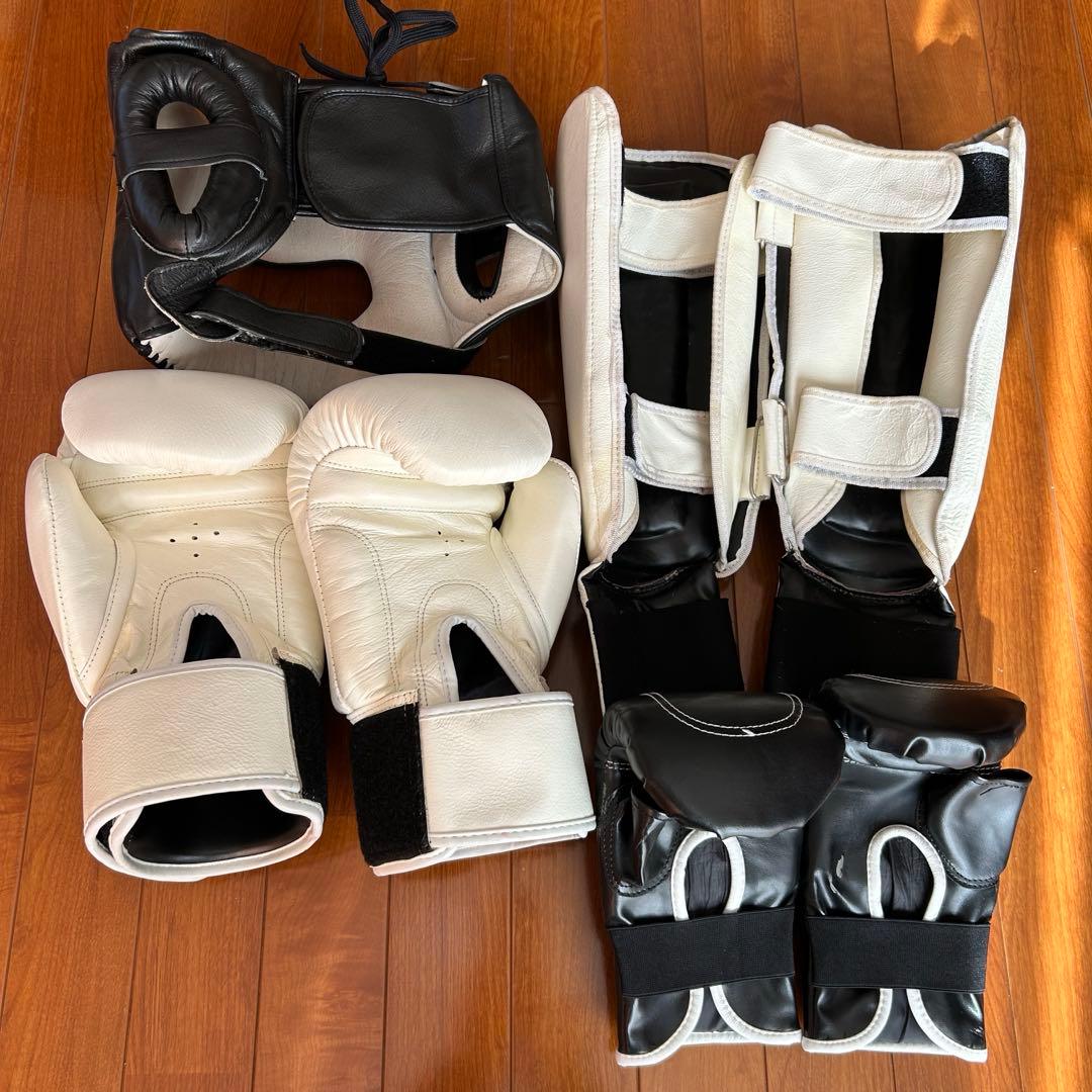ボクシンググローブ