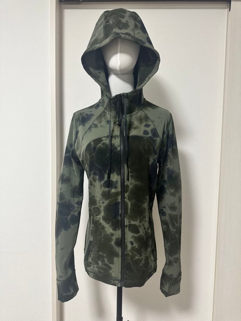 ルルレモン　フード付　Define ジャケット 12 Nulu カモフラージュ柄
