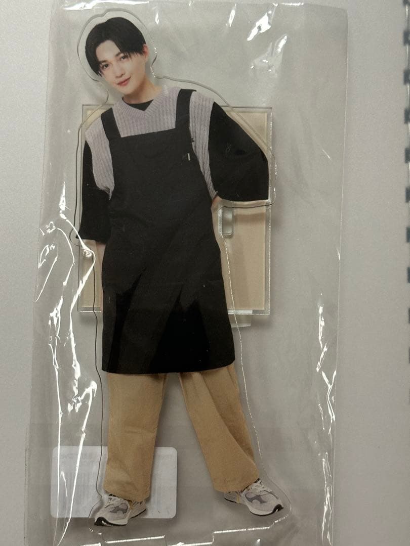 八木勇征　トラキン　アクリルスタンド　私服エプロン