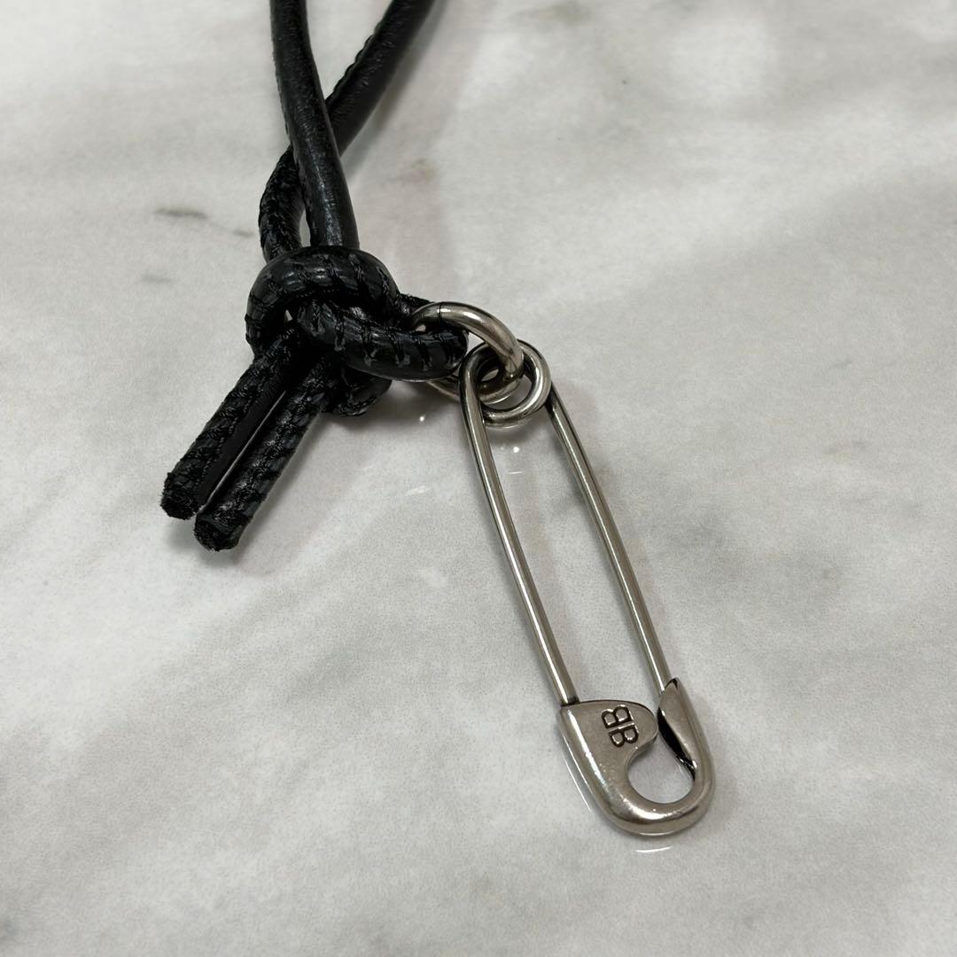 バレンシアガ　チャーム　タグ　レザー　キーホルダー　カードケース　バッグ