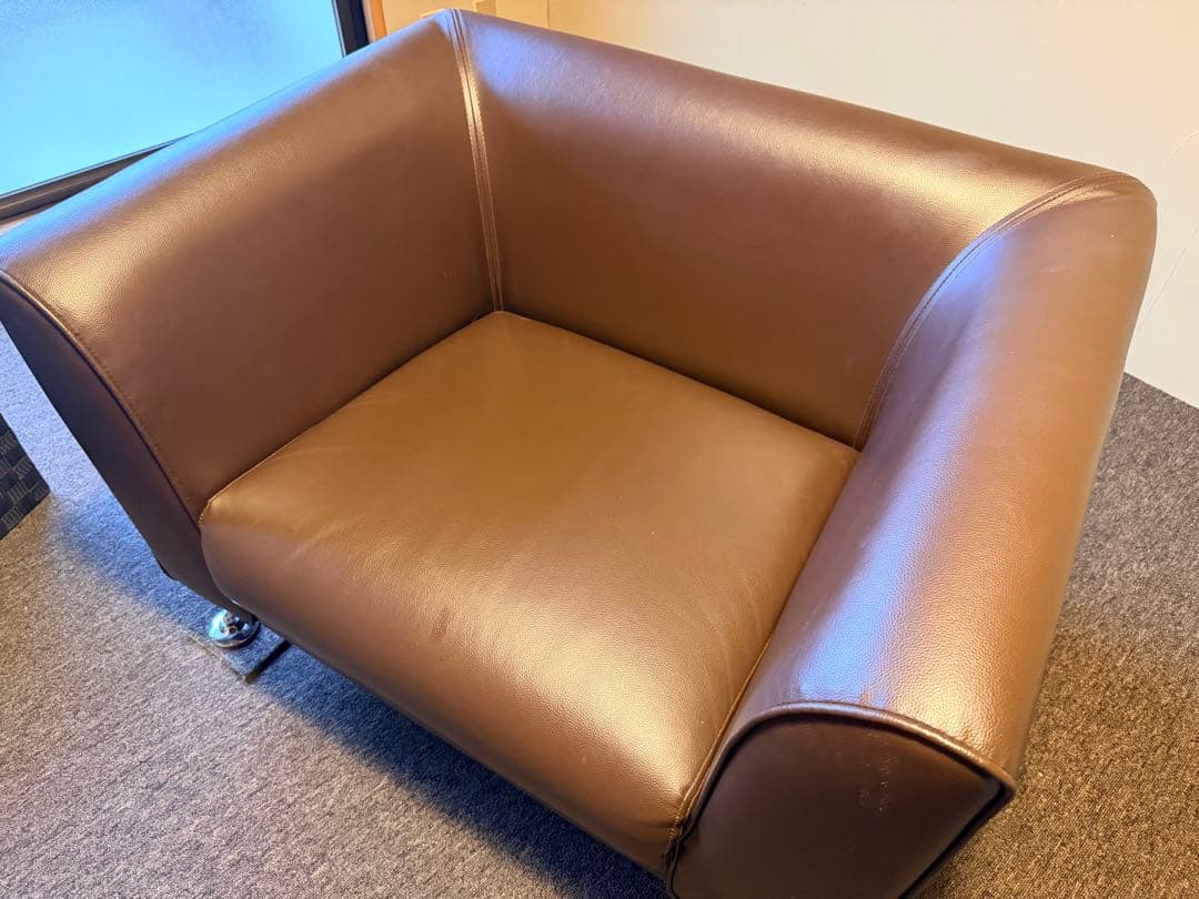 ブラウン アームチェア 合成皮革 メタル脚