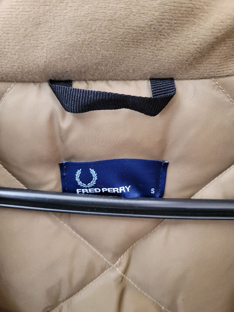値下げ　FRED PERRY　フレッドペリー　ダウンコート　ベージュ　S