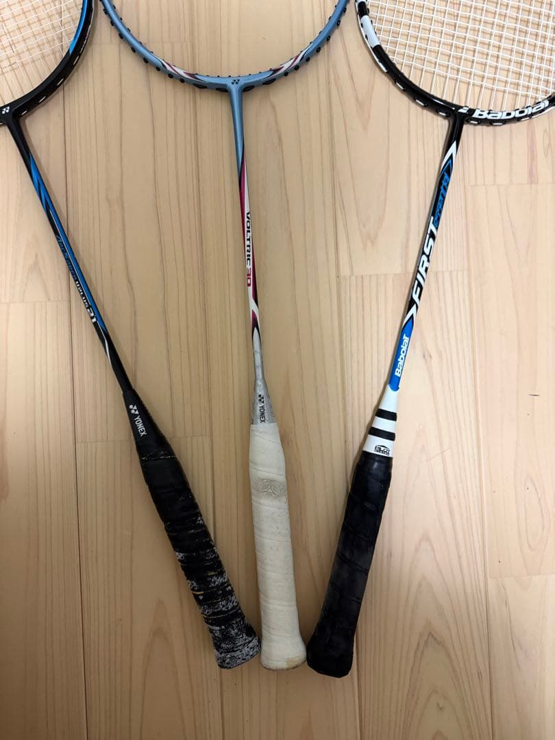 【最安値】バドミントンラケット3本セットケース付き！