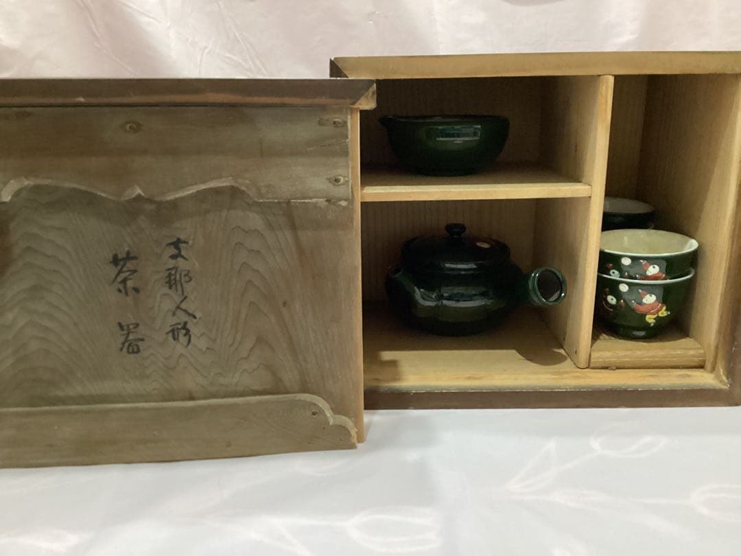 支那人形　萬古焼　茶道具セット 煎茶　緑色 陶器製 木箱　唐子の玉遊び模様