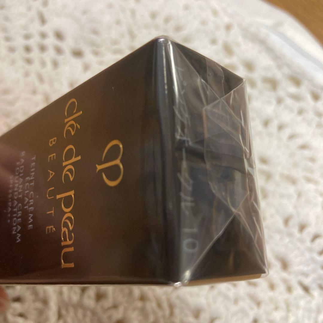 【新品】クレ・ド・ポー ボーテ ファンデーション　タンクレームエクラｎ