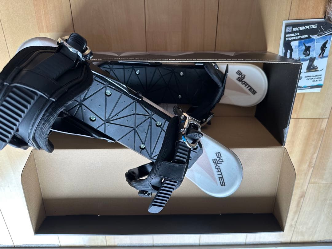 【週末限定お値下げ】 SKI SKATES ホワイト 新品未使用 正規品