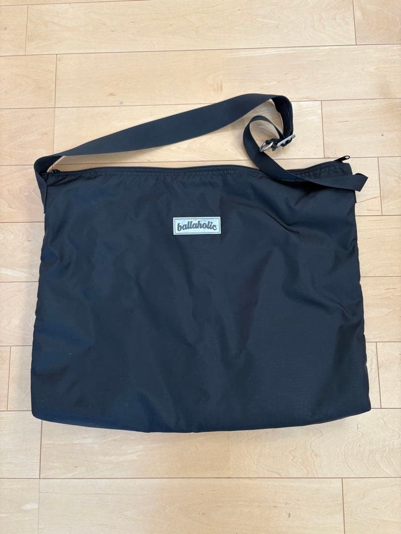 ボーラホリック　ショルダーバック　ブラック