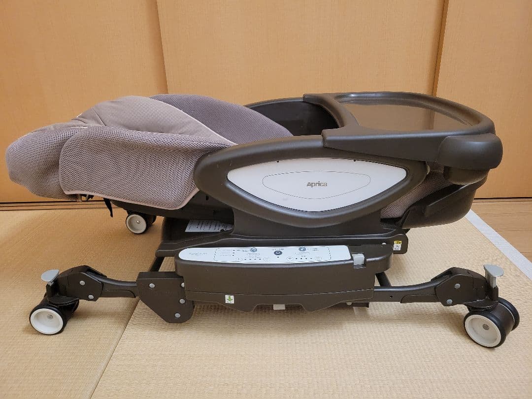 Aprica アップリカ ユラリズムオート