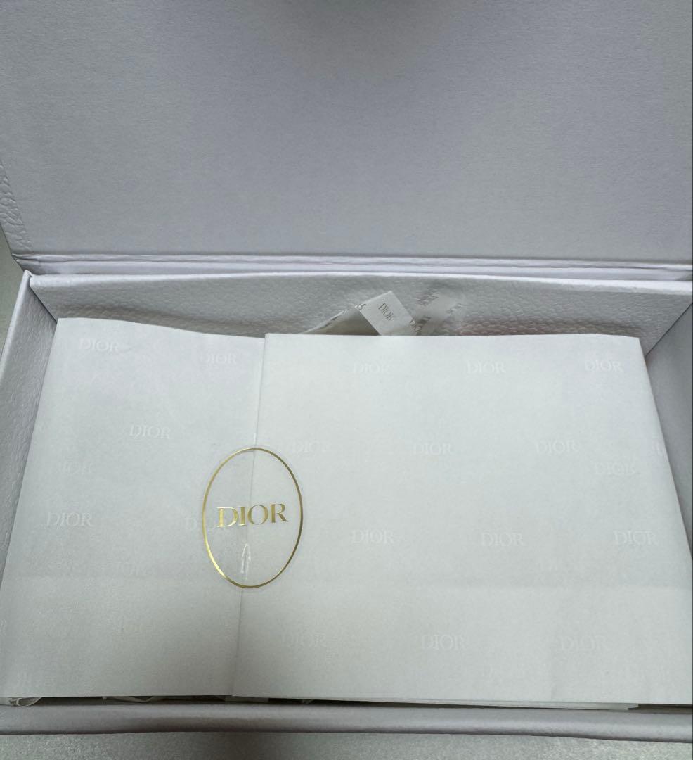 新品　ディオール アディクト ロージー グロウ オードゥ パルファン 30ml