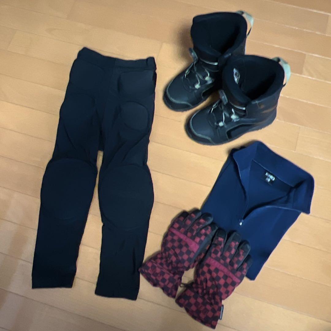 スノーボードブーツ　21cm プロテクター　イグニオ長袖　グローブ　140cm