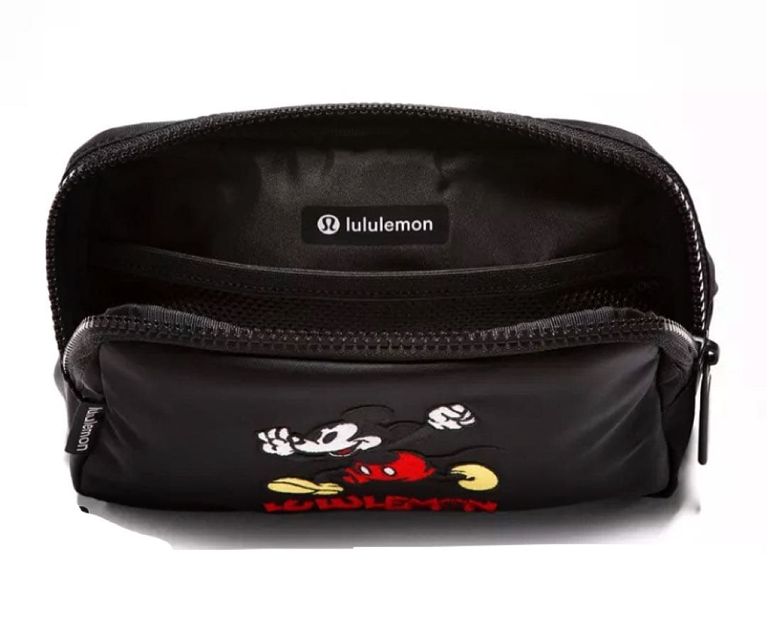 新品☆ディズニー×ルルレモン ベルトバッグ 1L ミッキー ウエストポーチ