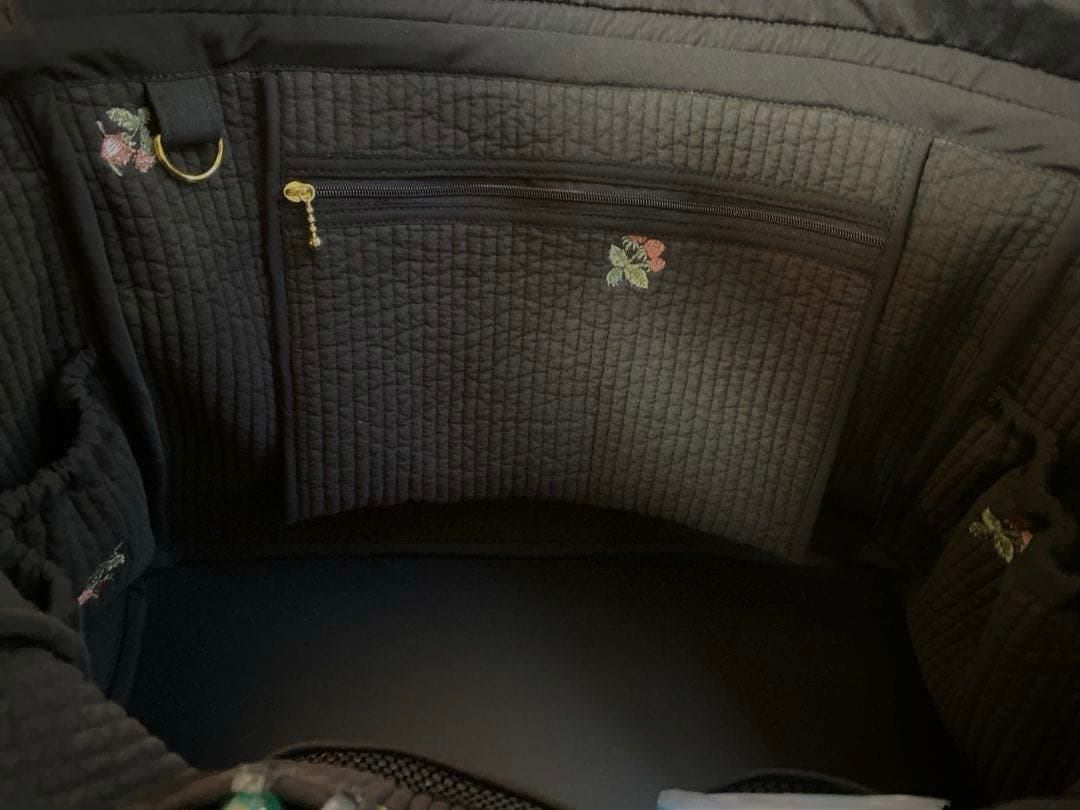 Ｂ.ブラック×いちご＆チューリップ大きめサイズ　ポケットいっぱいマザーズバッグ