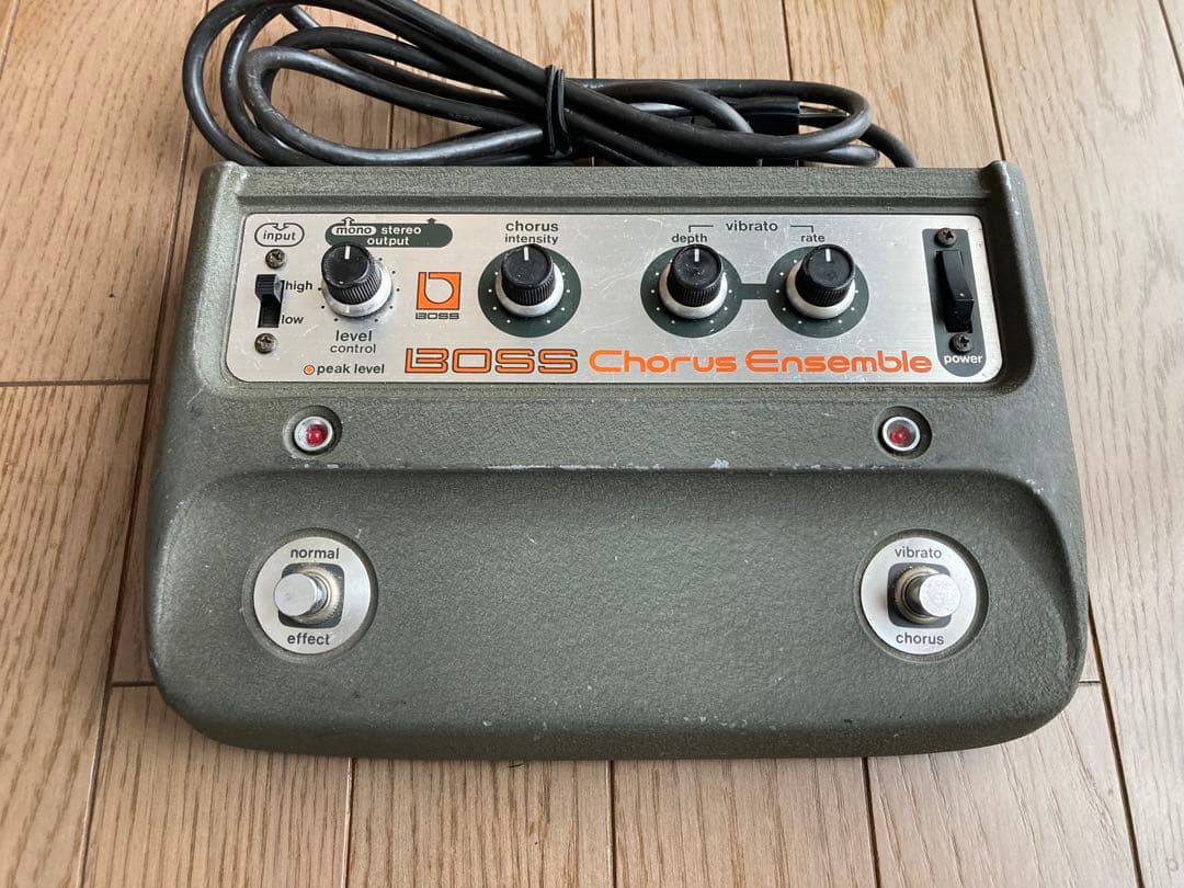 ギター BOSS CE-1