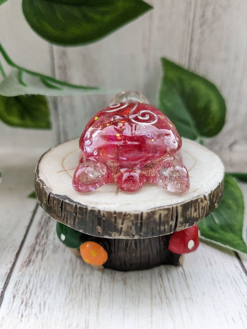 【つる927】レッドオーラクォーツのかめちゃん形オルゴナイト☆他３点