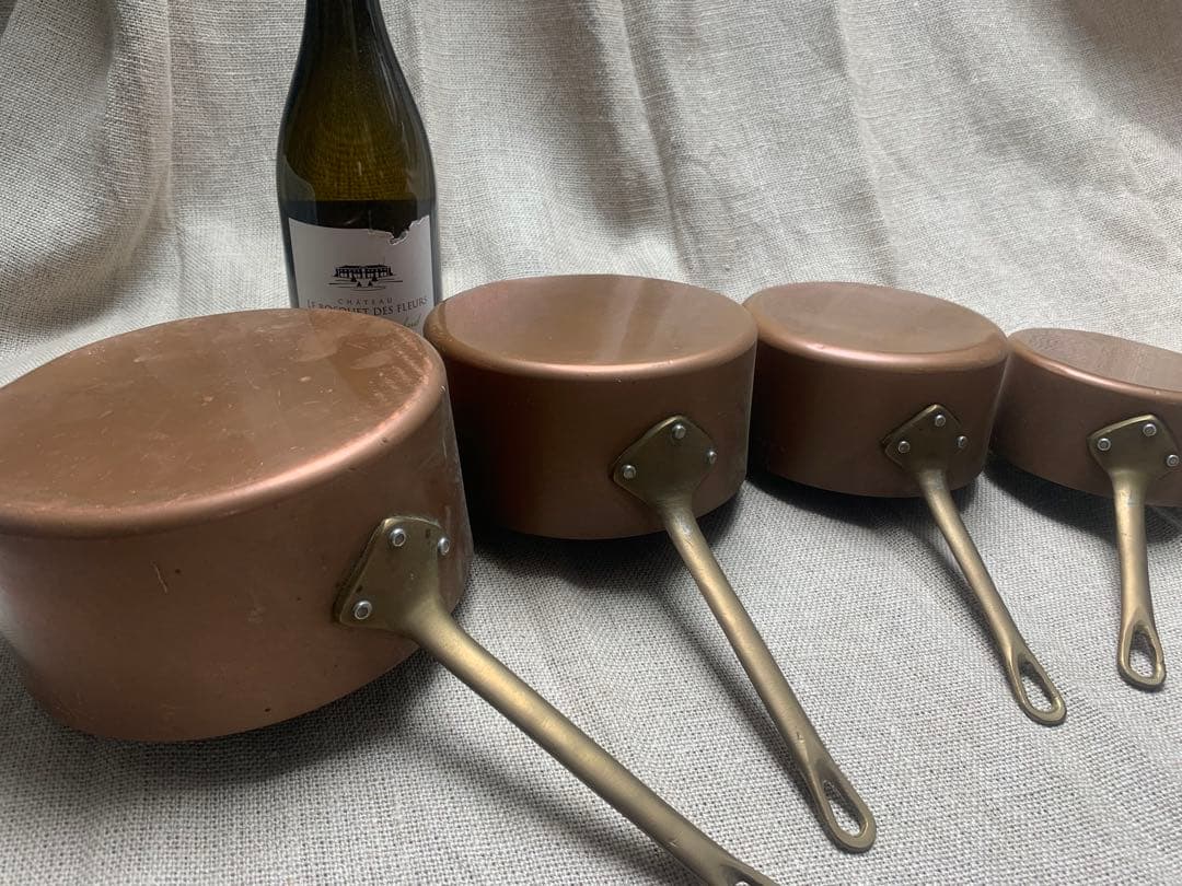 フランス アンティーク 壁掛け装飾に 軽い銅鍋５個セットコッパー 片手鍋 真鍮