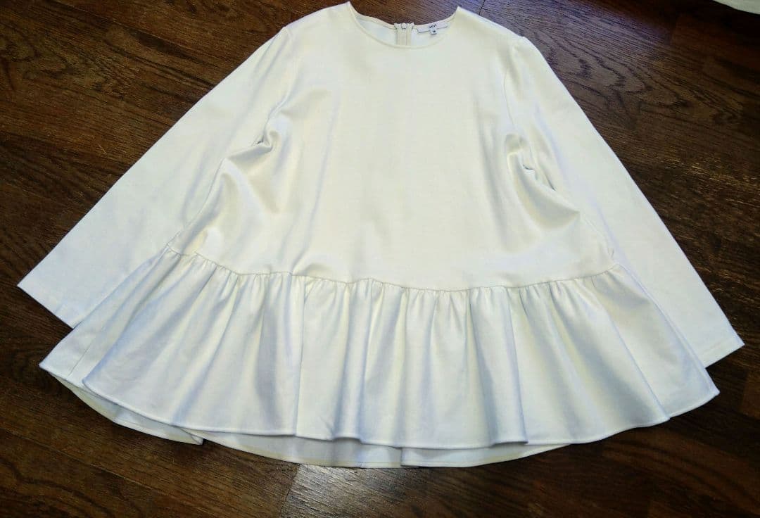 【 美品 】　yori ヨリ ぬくぬくヘムフリルブラウス　フレア　カットソー