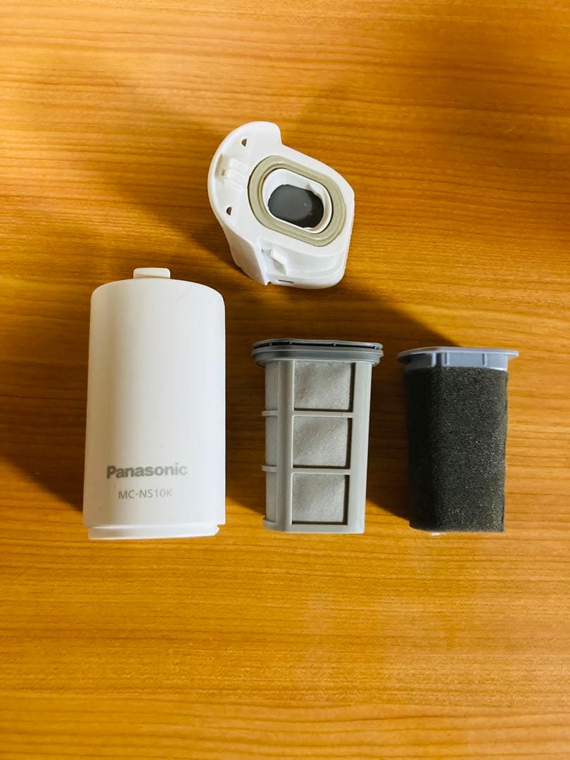 Panasonic MC-NS10K コードレス掃除機 2022年製 ①