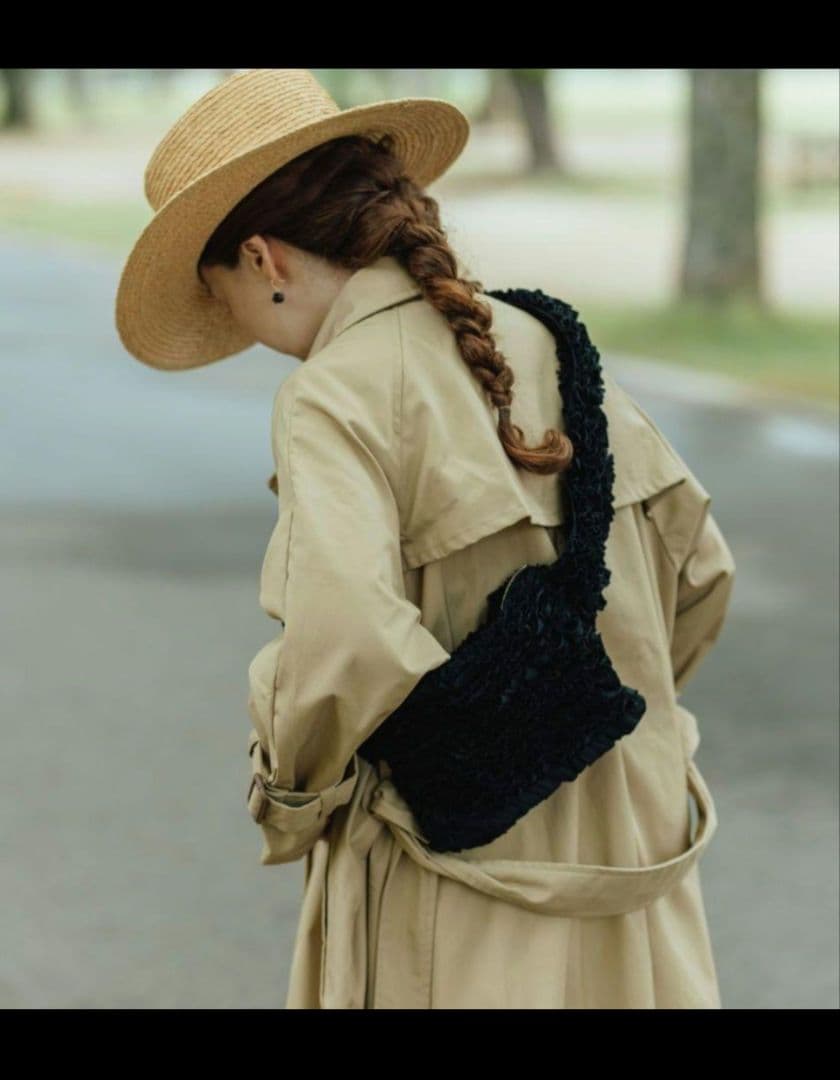 未使用 R&D.M.CO- Ecru et pousse フリルボディバッグ