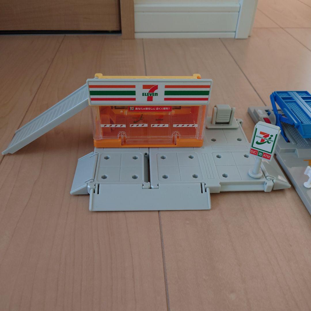 トミカ セブンイレブン 立体駐車場セット