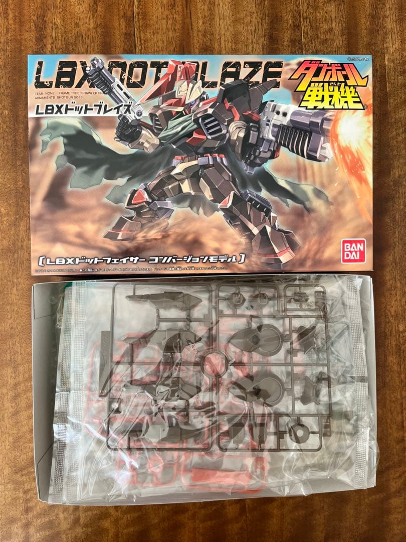 ダンボール戦機 プラモデル LBXドットブレイズ 未組立