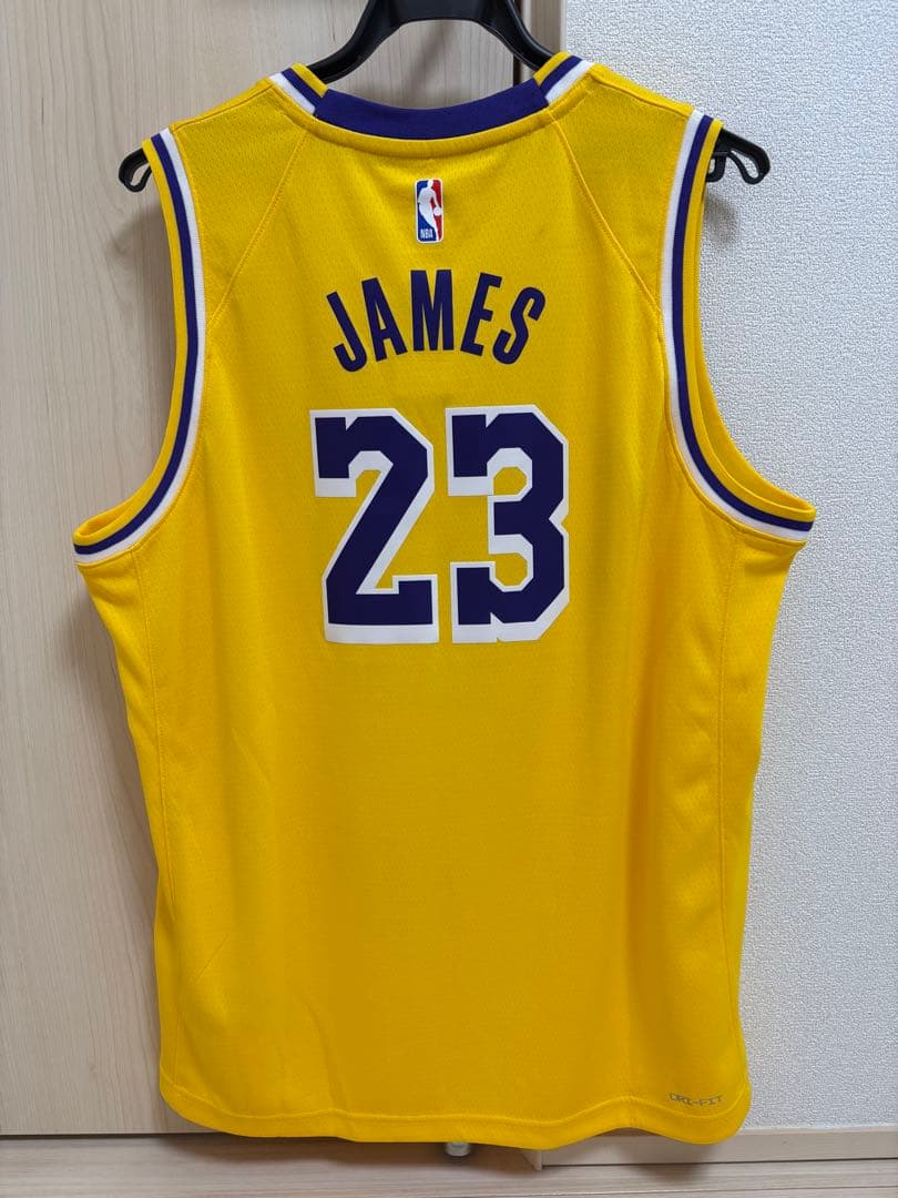 Nike Lakers ユニフォーム LeBron James 23