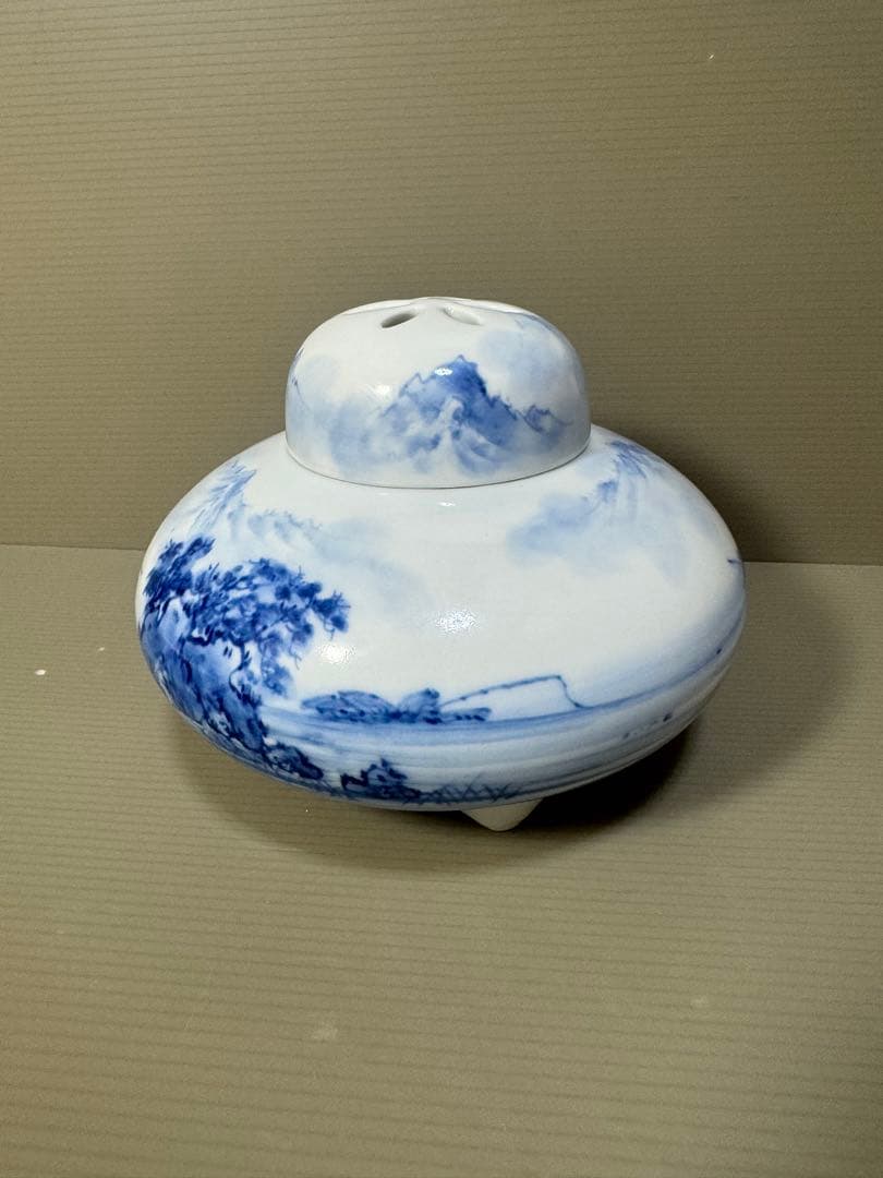 2284 有田焼　染付山水　香炉