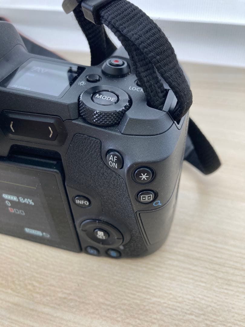 Canon EOS R ミラーレスカメラ 本体とバッテリーチャージャー