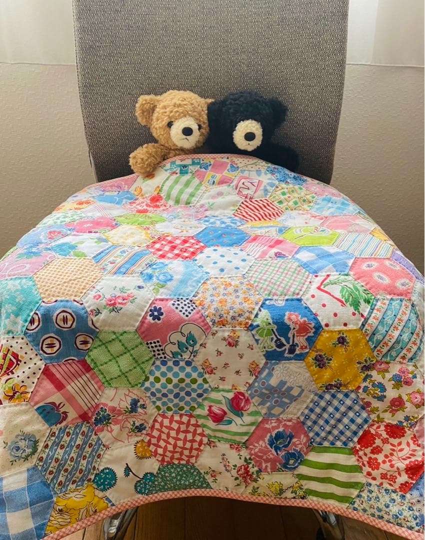 パッチワークキルト　フィードサックのヘキサゴンキルト