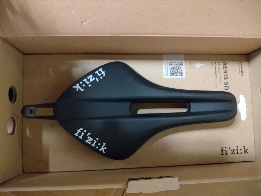 fizik AERIS SD サドル 135mm