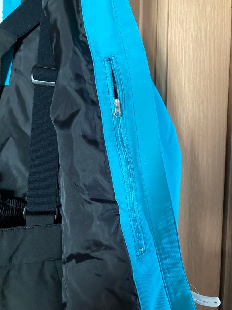 DESCENTE スキー・スノーボード用ジャケットとパンツセット